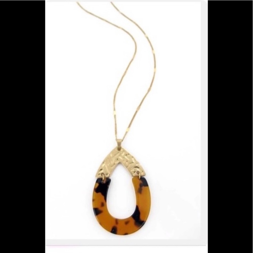 Gold Necklace with Decorative Teardrop Pendant